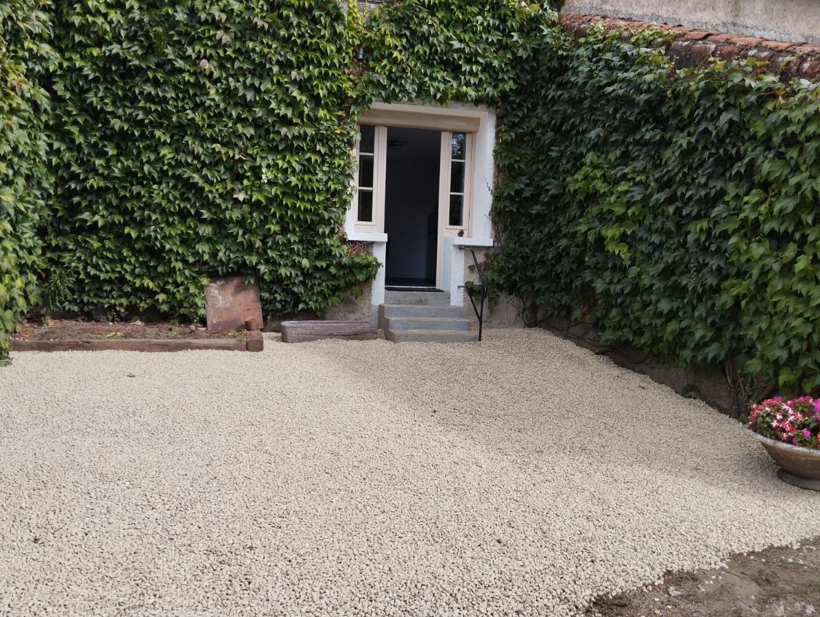 Maison Au Calme Avec Vue Etang Clesse  Экстерьер фото