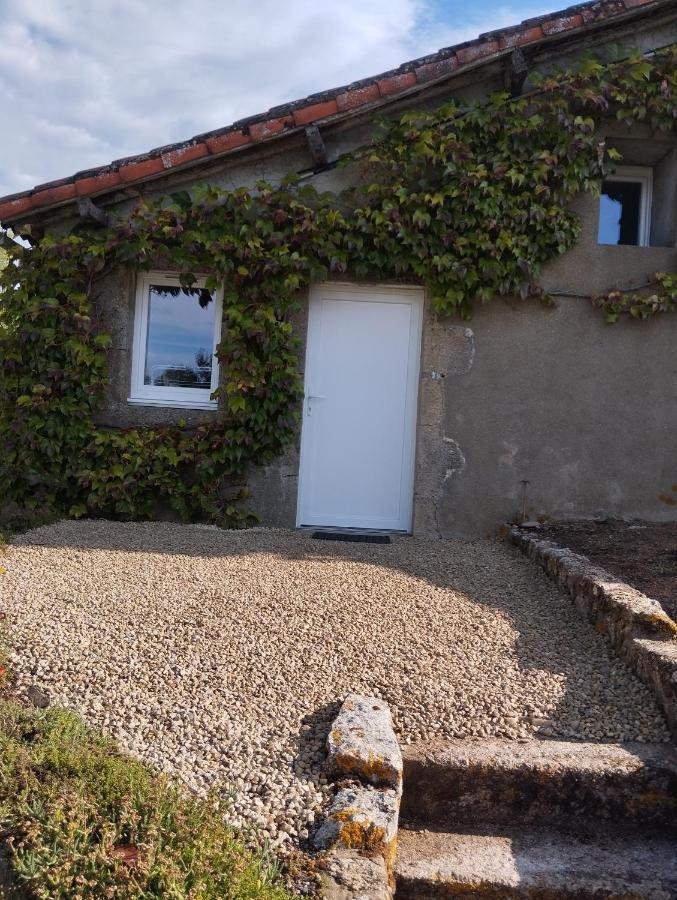 Maison Au Calme Avec Vue Etang Clesse  Экстерьер фото