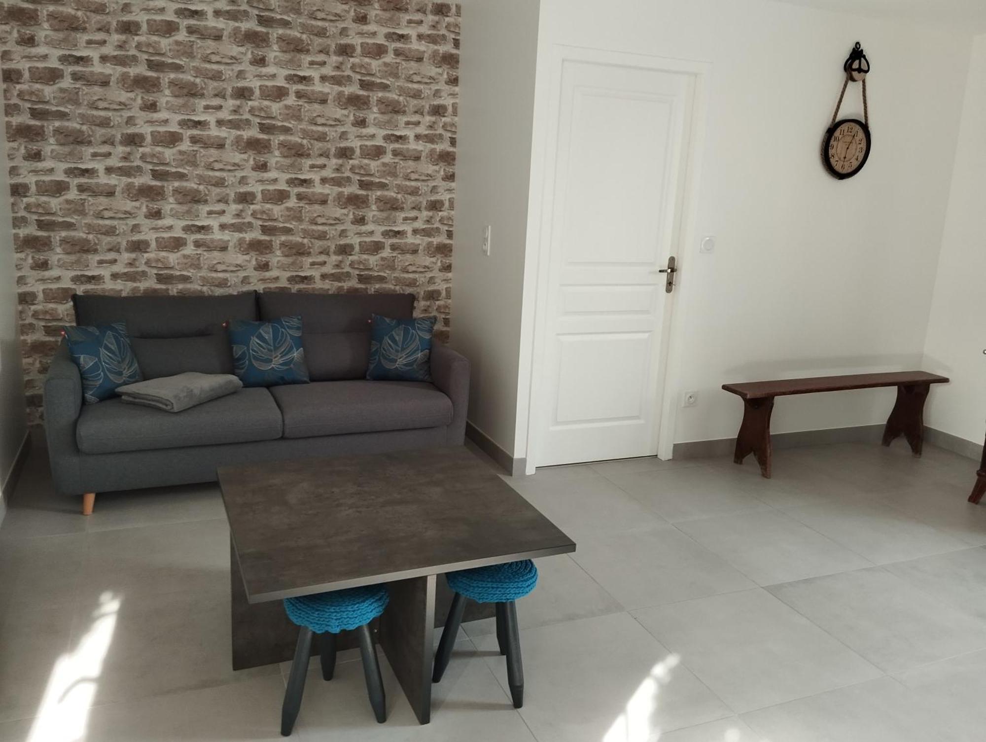 Maison Au Calme Avec Vue Etang Clesse  Экстерьер фото