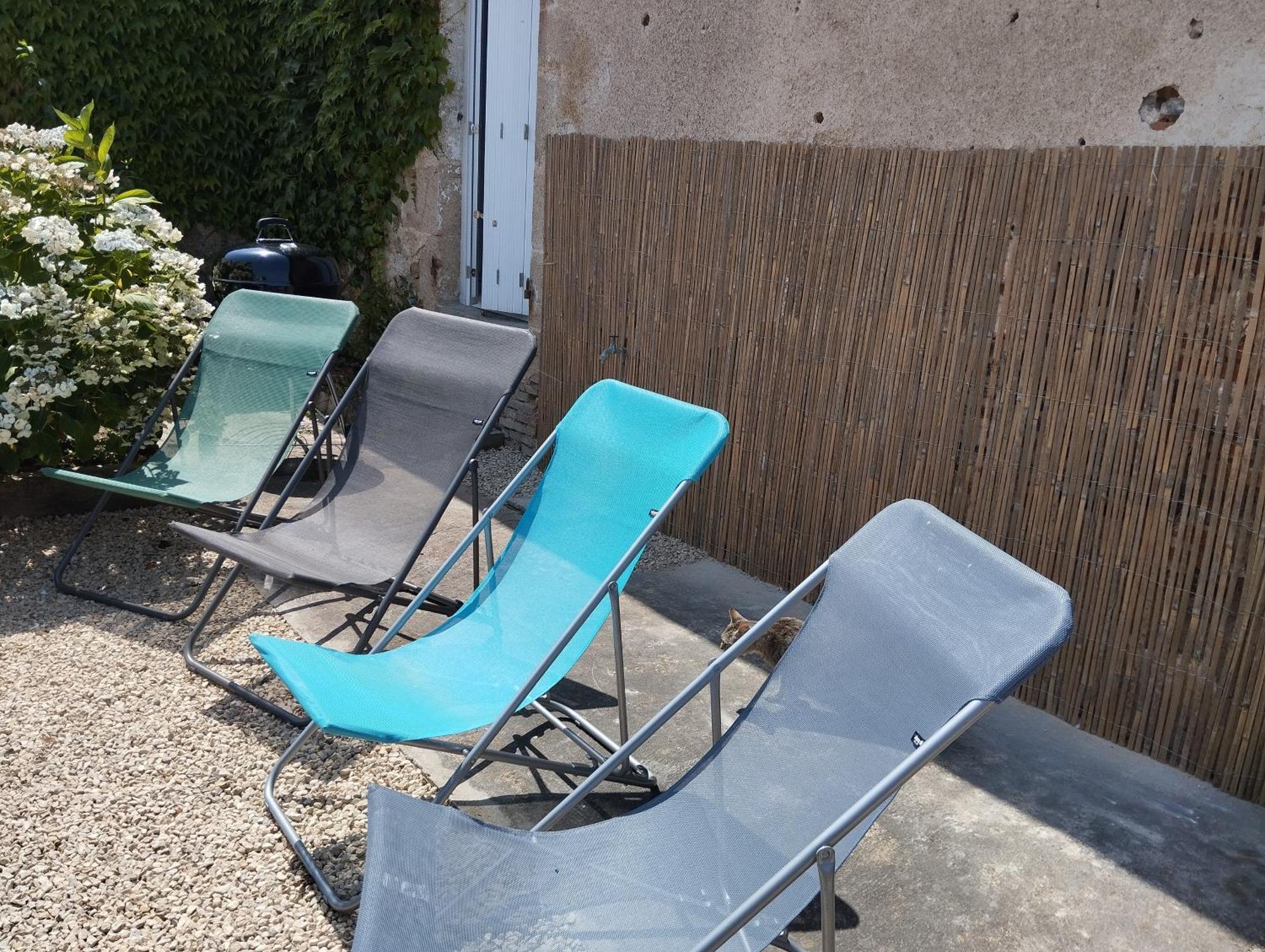Maison Au Calme Avec Vue Etang Clesse  Экстерьер фото